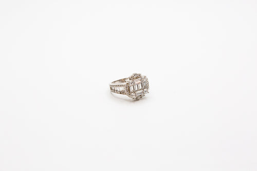 Sterling silver ring with emerald and pave stones